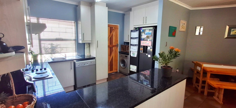 3 Bedroom Property for Sale in Langenhovenpark Free State